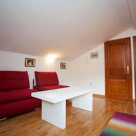 Lägenhet House Koloc