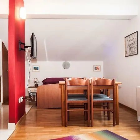 Apartment House Koloc Bol