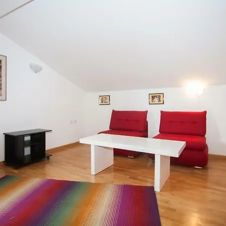 Apartment House Koloc Bol