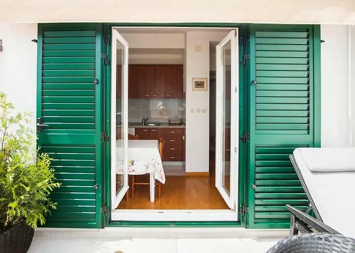 House Koloc דירה *