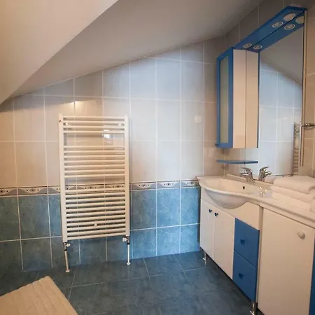 House Koloc * ボル